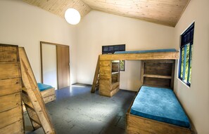 Minibar, iron/ironing board, bed sheets