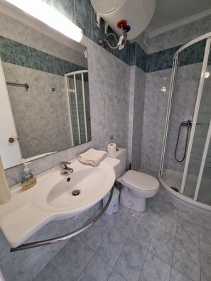 Apartment | Bathroom