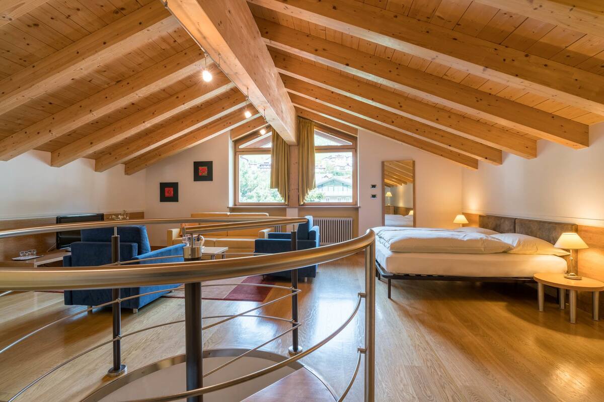 Family Suite | In-room safe, desk, laptop workspace, soundproofing