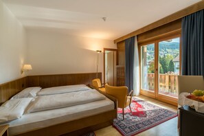 ห้องสแตนดาร์ด | ตู้นิรภัยในห้องพัก, โต๊ะทำงาน, พื้นที่ทำงานแบบใช้แล็ปท็อป, ห้องเก็บเสียง