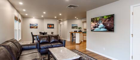 智能電視、DVD 播放機、影像庫