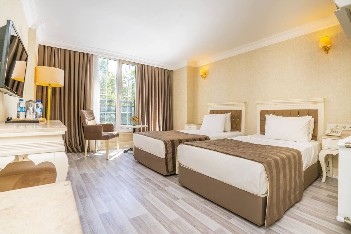 Premium bedding, minibar, in-room safe, laptop workspace