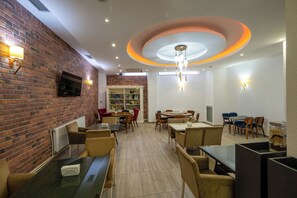 Esmorzar diari d'estil bufet gratuït 