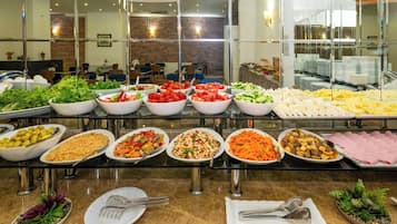 Free daily buffet breakfast