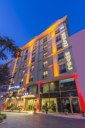 Front of property - Kunlun Kensington Hotel (Istanbul)