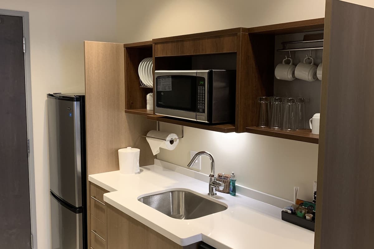 fridge, microwave, dishwasher, coffee/tea maker