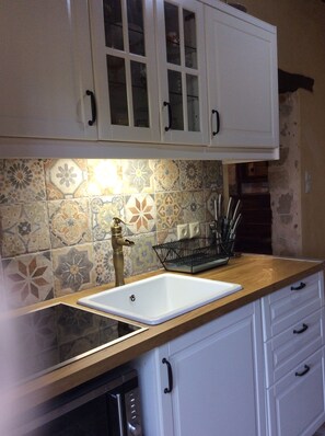 Apartment, Terrace (Manolis) | Private kitchen - George & Alexandra's Apartments (Rhodes)