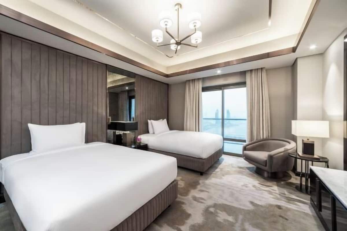 1 bedroom, premium bedding, minibar, in-room safe