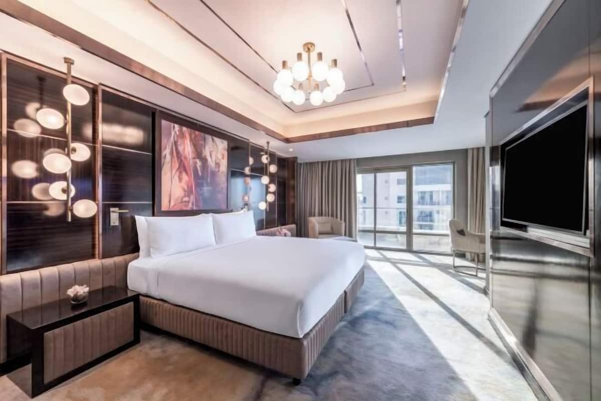 1 bedroom, premium bedding, minibar, in-room safe