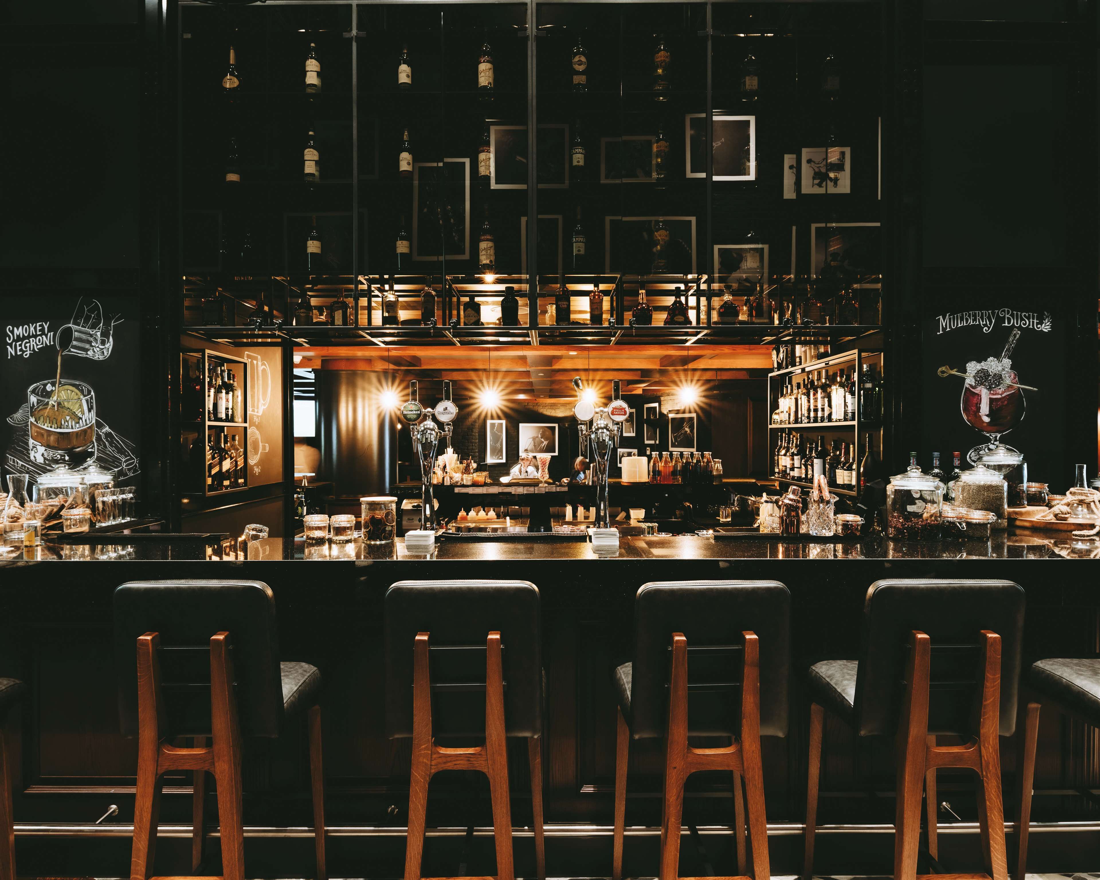 2 bars/lounges, swim-up bar, poolside bar