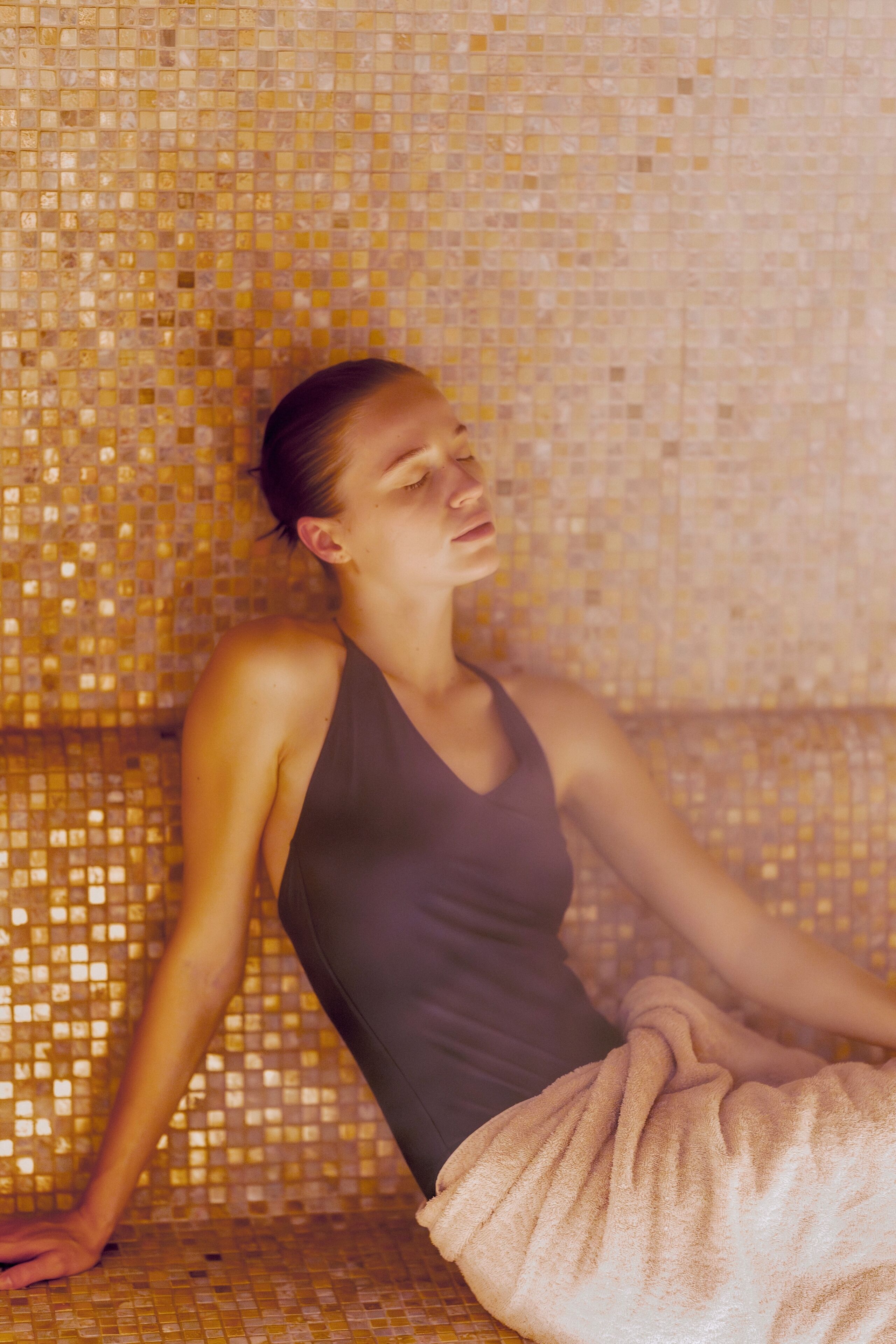 Couples treatment rooms, sauna, steam room, body treatments