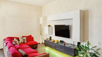 Appartement, 2 chambres | Coin séjour | Télévision à écran plat