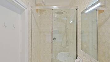 Apartment, 1 Schlafzimmer | Dusche im Bad