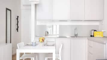 Apartment, 1 Bedroom | Private kitchenette