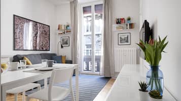 Apartment, 1 Bedroom | Living area