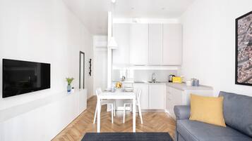 Apartment, 1 Bedroom | Living area