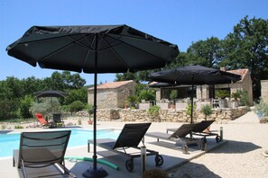Seasonal outdoor pool - Hameau Fleur de Pierres B&B (Murs)