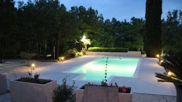 Seasonal outdoor pool