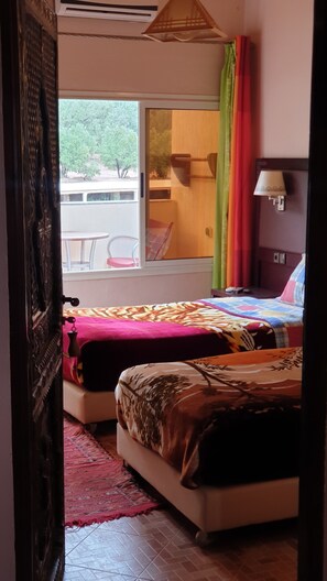 Classic Apartment | Free WiFi, bed sheets