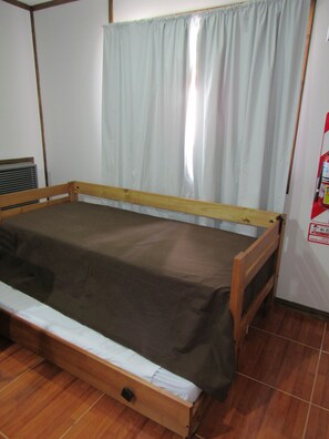 Family Cabin | 1 bedroom, individually furnished, blackout curtains, free WiFi - Cabañas del Arroyo Calafate (El Calafate)