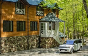 Front of property - Aynur-Restorant-Hotel (Quba)