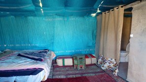 Tenda, Bebas Asap Rokok (Double) | Tirai kedap cahaya dan seprai linen