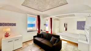 Deluxe Suite with Sea View Balcony | Premium bedding, pillowtop beds, minibar (some free items), in-room safe - Villa Bossa Amalfi (Ravello)