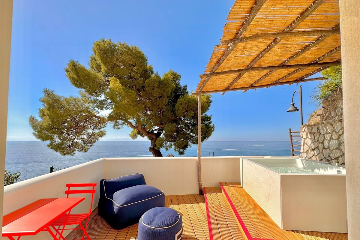 Jacuzzi Suite with Sea View Terrace | Terrace/patio