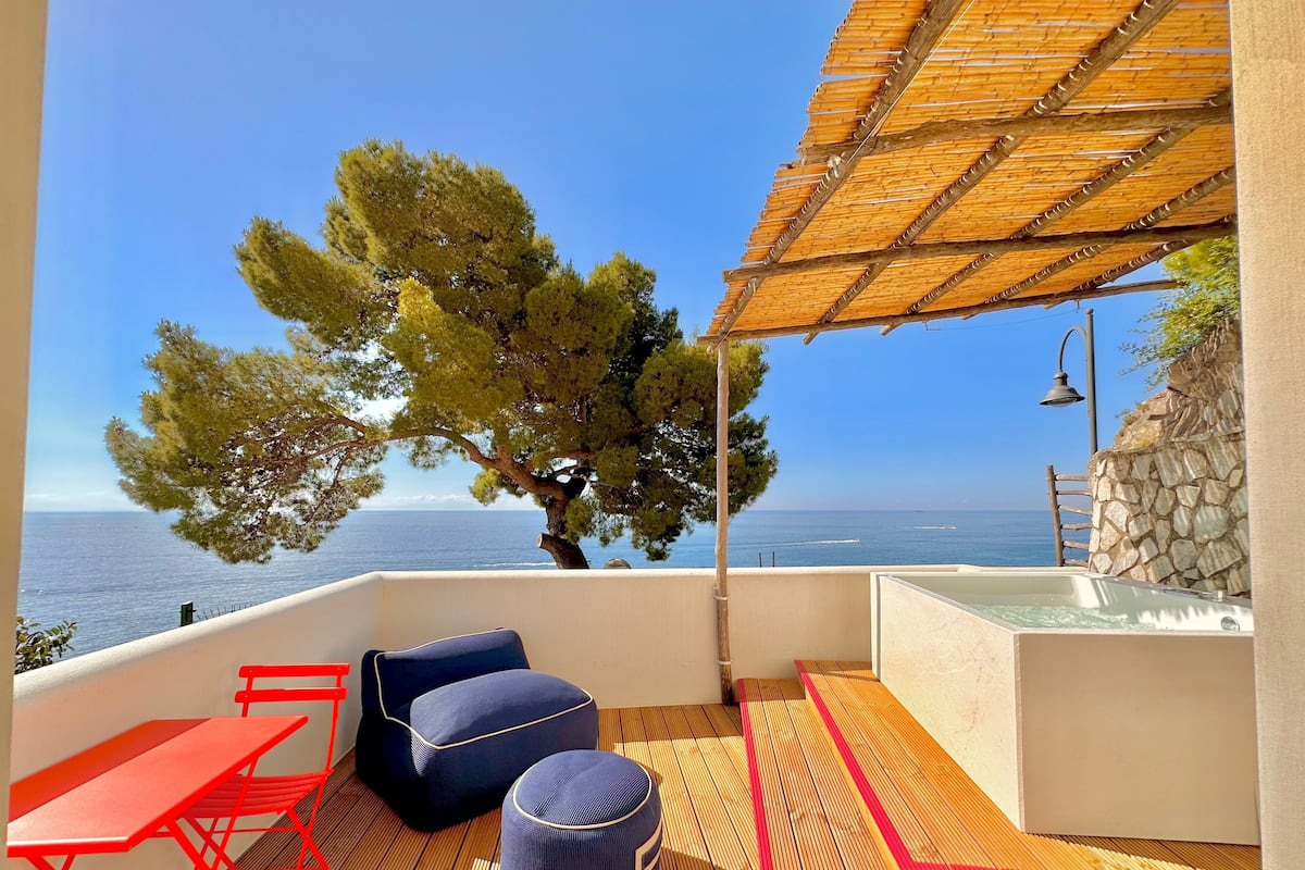 Jacuzzi Suite with Sea View Terrace | Terrazza/patio