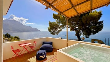 Jacuzzi Suite with Sea View Terrace | View from room