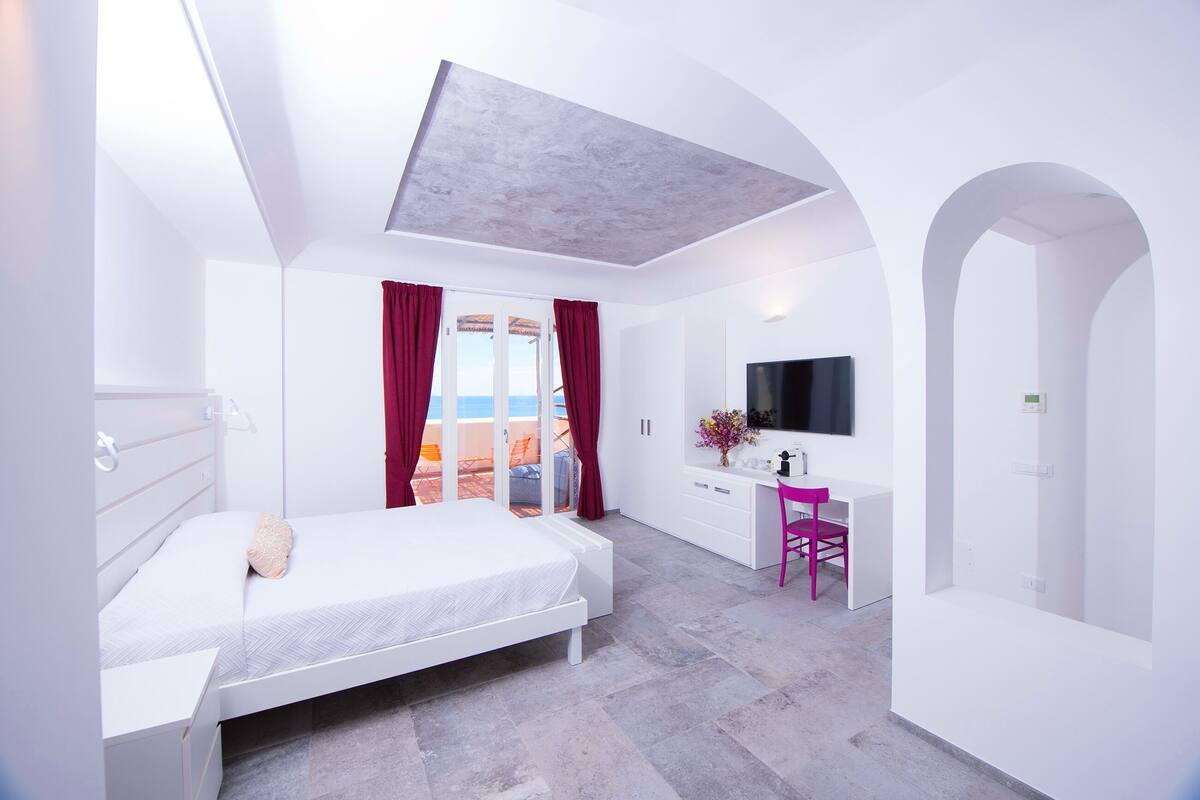 Junior Suite with Sea View Terrace | Premium bedding, pillowtop beds, minibar (some free items), in-room safe