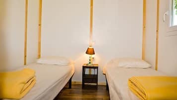 Cabaña Confort, 2 habitaciones | Tabla de planchar con plancha y cunas gratuitas