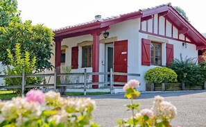 村舍 (Pikassari) | 熨斗/熨板、免费婴儿床、免费 WiFi、特色装修