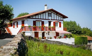 Ferienhaus (Axuria) | Individuell dekoriert, individuell eingerichtet, Bügeleisen/Bügelbrett