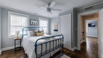 2 bedrooms, travel cot, free WiFi