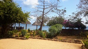 Property grounds - Chole Foxes lodge (Chole Island)