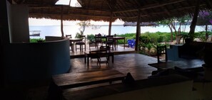 Breakfast, lunch, dinner served; local and international cuisine  - Chole Foxes lodge (Chole Island)