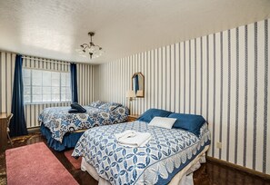 6 bedrooms, travel crib, free WiFi, bed sheets - Cozy Family Retreat: Summit Pines - Fall Special (Greer)