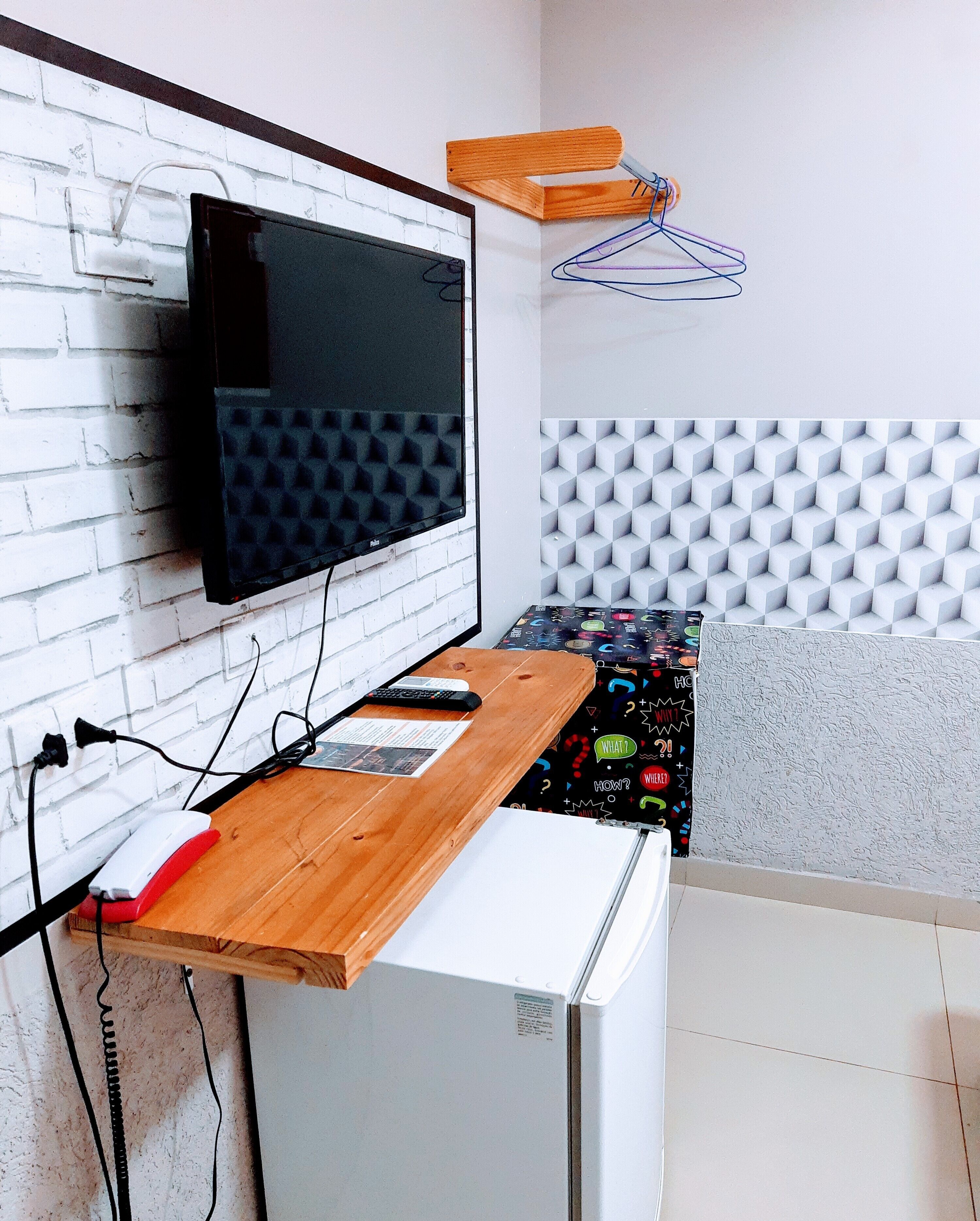 hypo-allergenic bedding, minibar, blackout curtains, free wifi