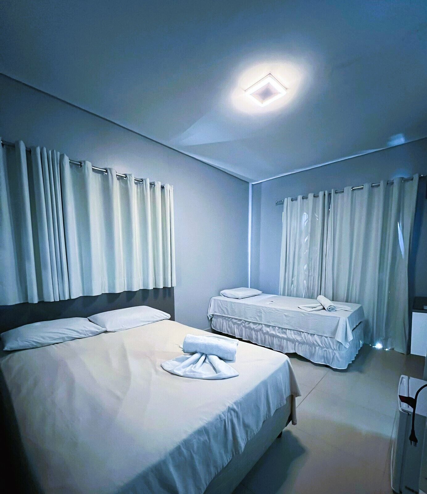 hypo-allergenic bedding, minibar, blackout curtains, free wifi