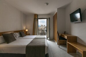 Free WiFi, bed sheets - Hotel Alta Garrotxa (Tortella)