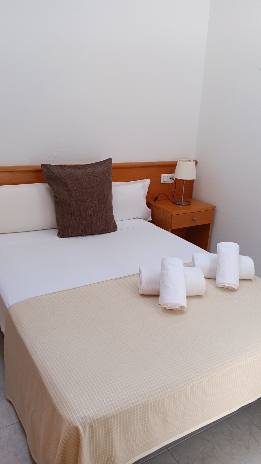Basic Room, 1 Bedroom | WiFi (free), bed sheets