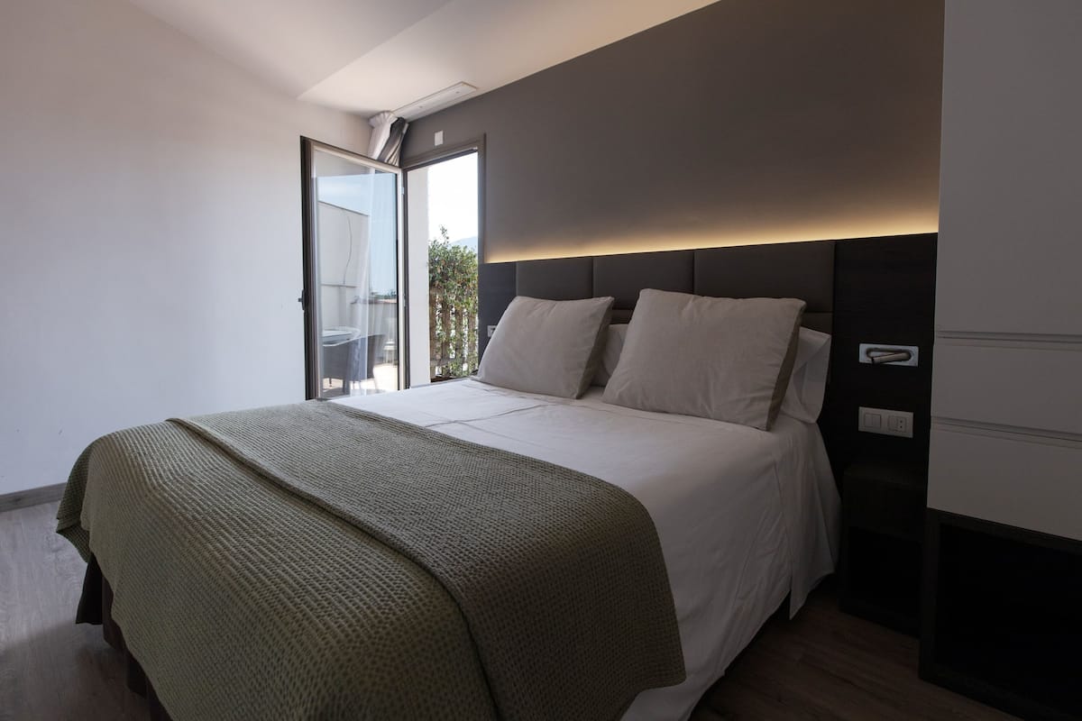 superior double room, terrace | 1 bedroom, free wifi, bed sheets
