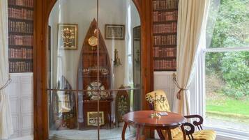 Foulston | Room amenity