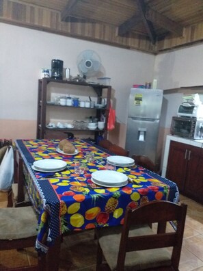 Private kitchen - Apartotel Arenal (La Fortuna)