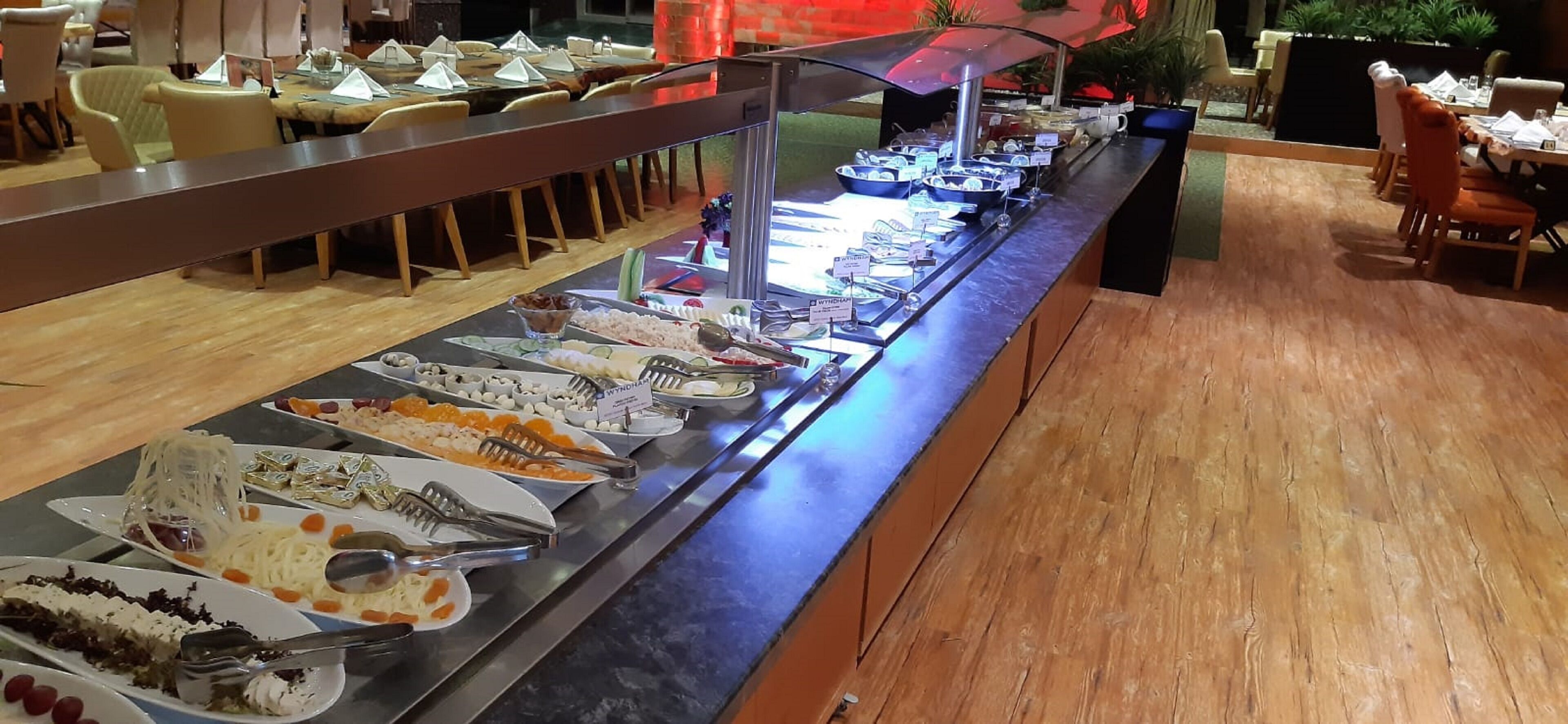 Desayuno buffet todos los días (con cargo)