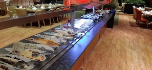Café da manhã com buffet todos os dias mediante uma taxa