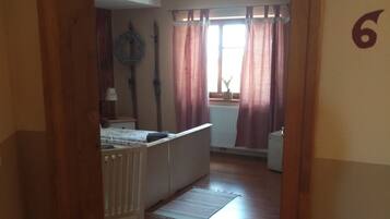 Single Room, Ensuite, Garden View (Zimmer Nr. 1&2)