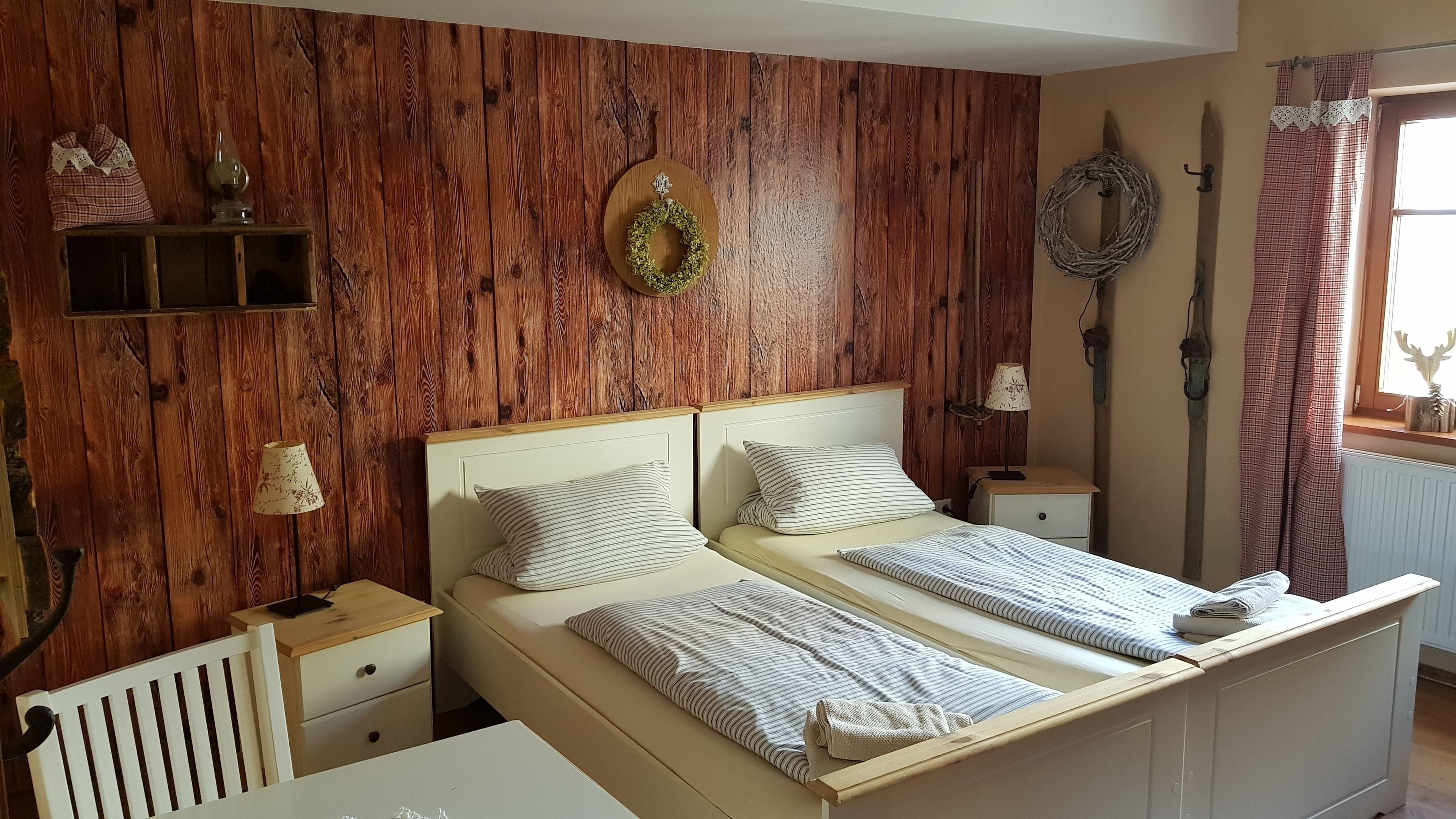 Basic-Doppelzimmer, eigenes Bad, Gartenblick (Zimmer Nr. 4&6)