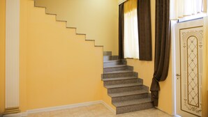 Interior entrance - Red Hotel Yerevan (Yerevan)